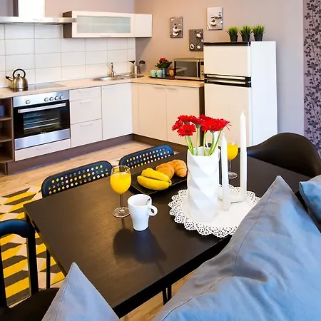 Spacious & Centrally Located * וילנה