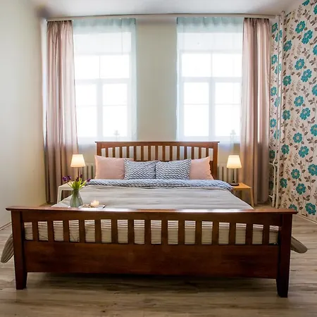 Spacious & Centrally Located Apartment